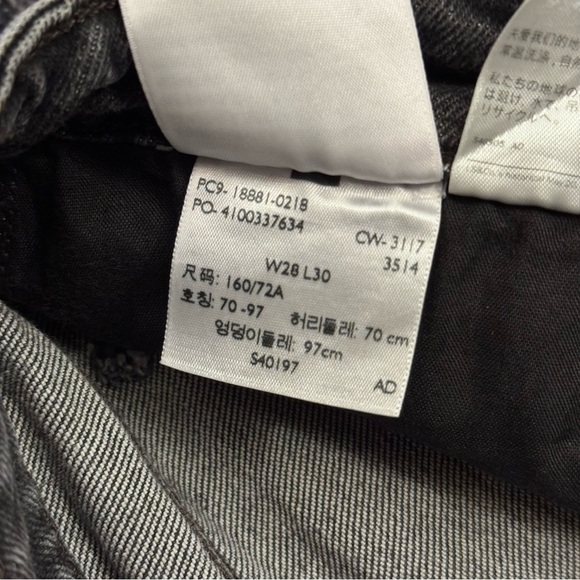 Levi’s Women’s 711 Skinny Distressed Black Denim Jeans Size 28 - Picture 12 of 14